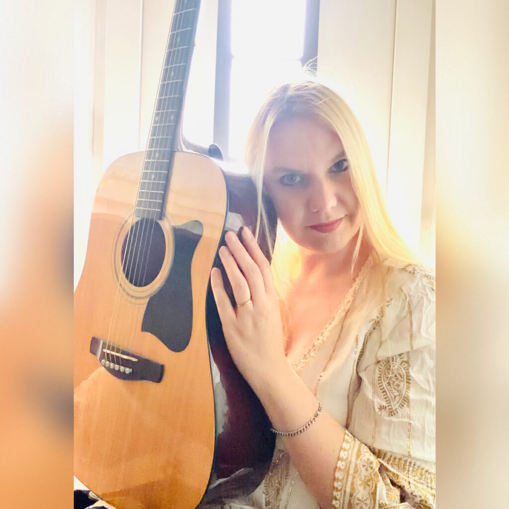 Kat Madleine Acousitc Copyright KatMadleine